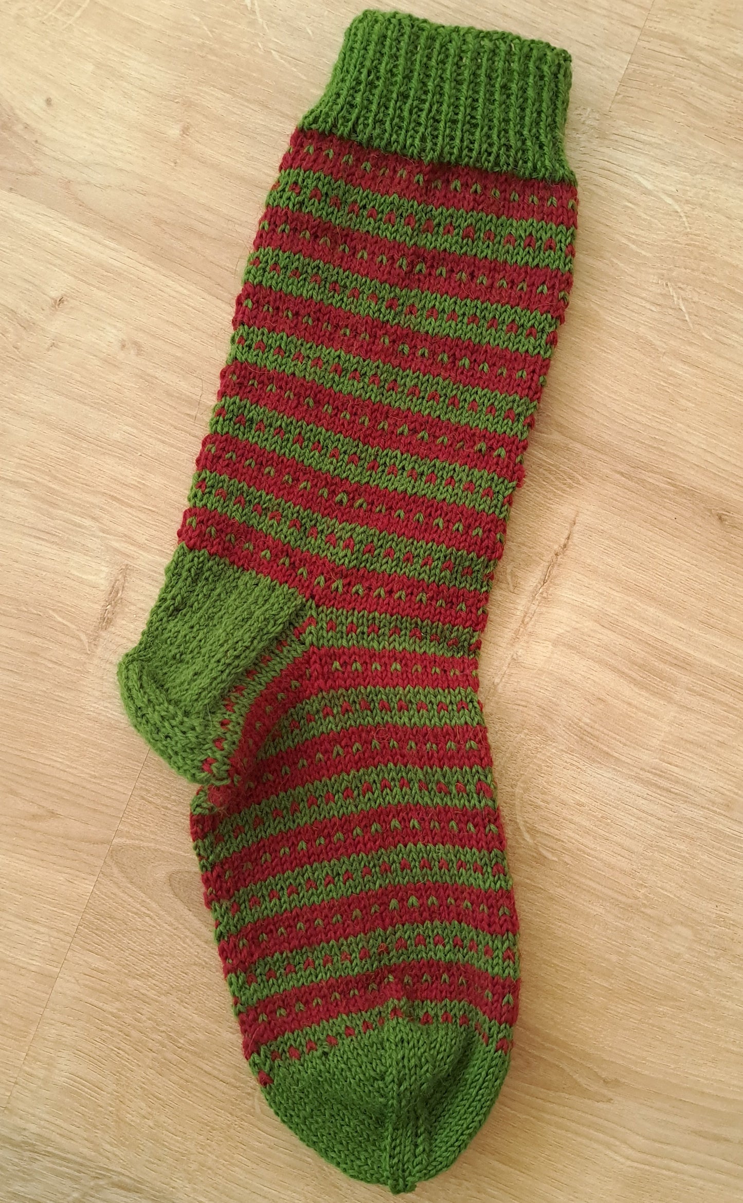 villasukat- chaussettes fines "petits coeurs" - pièces uniques - différentes couleurs et pointures