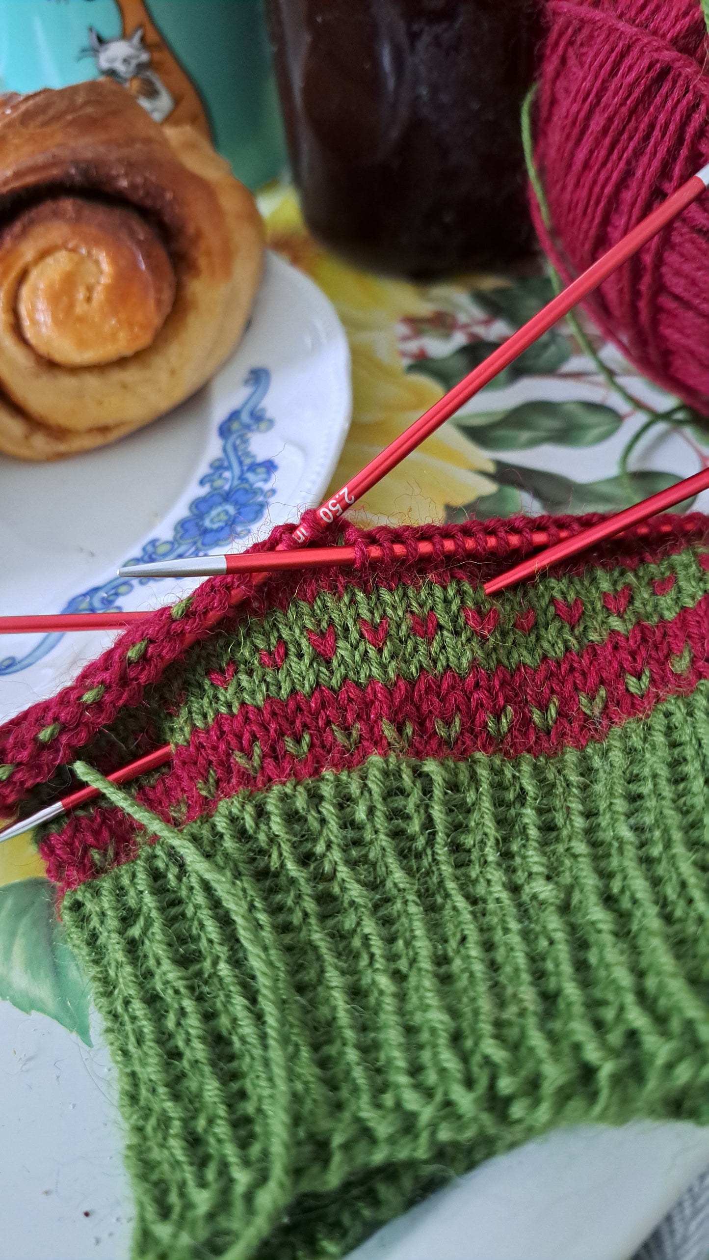 Coffret de la Tricoteuse de chaussettes ( version Noël ou à tes couleurs)