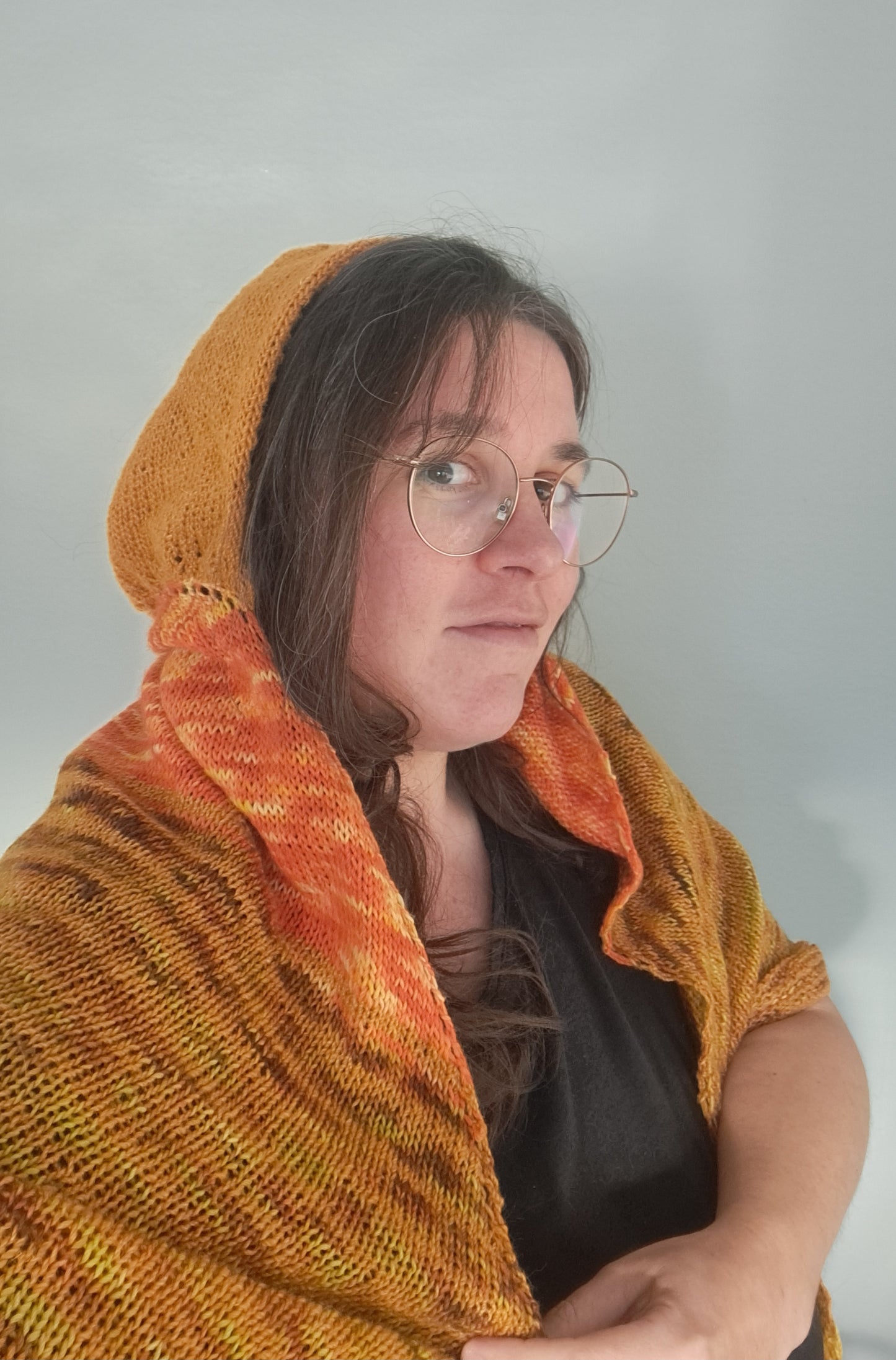 grand châle à capuche "lutin des bois d'automne" - laine teinte à la main