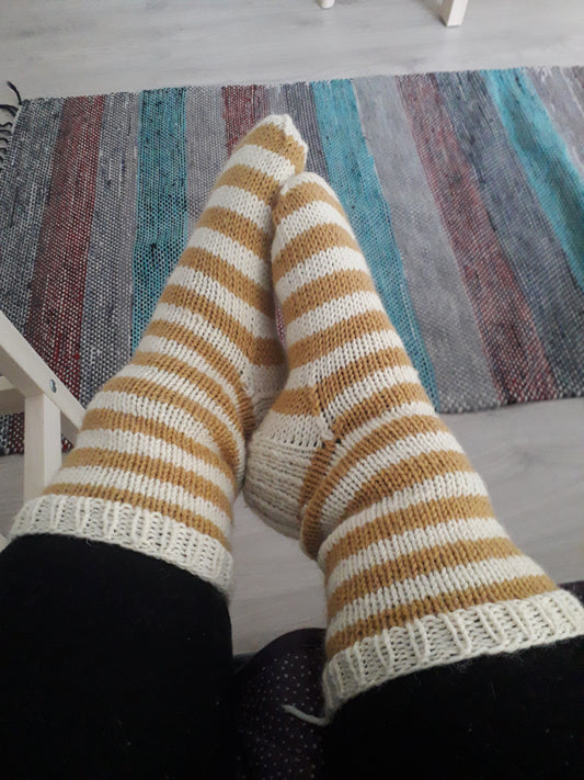 chaussettes moelleuses en laine ( version mi-mollet)
