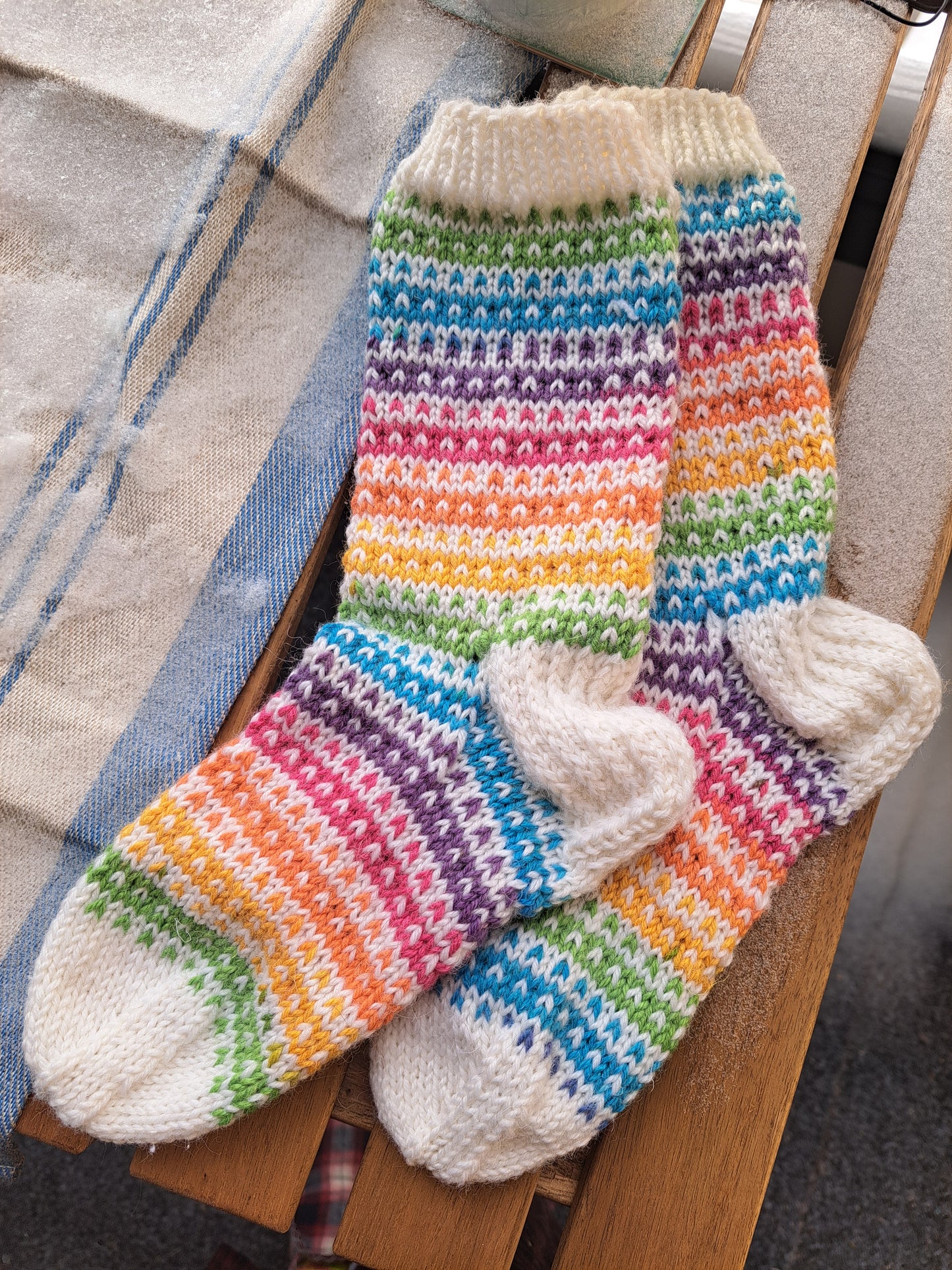chaussettes arc-en ciel à petit coeur