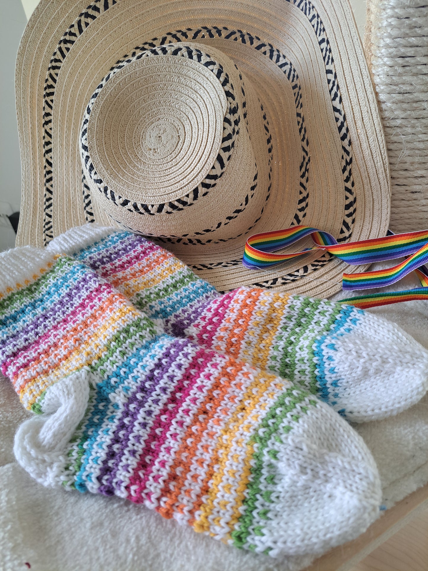 chaussettes arc-en ciel à petit coeur