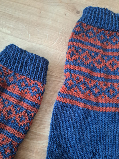 villasukat Folk scandinave- version laine fine - prêtes à partir
