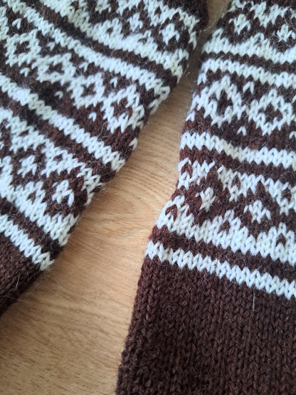 villasukat Folk scandinave- version laine fine - prêtes à partir