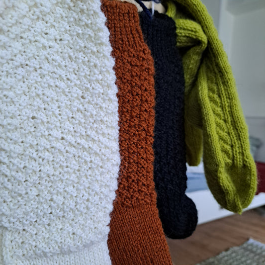 villasukat unies ( motif texturé) - pièces uniques - différentes couleurs et pointures