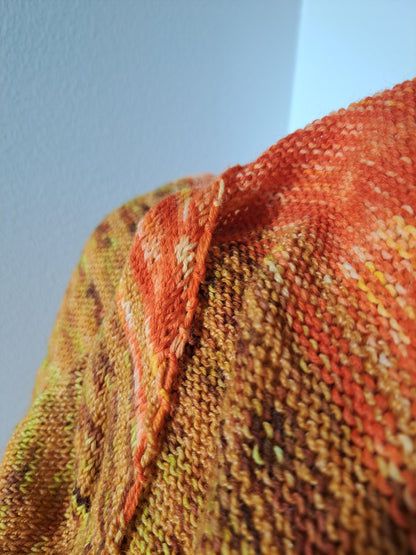 grand châle à capuche "lutin des bois d'automne" - laine teinte à la main